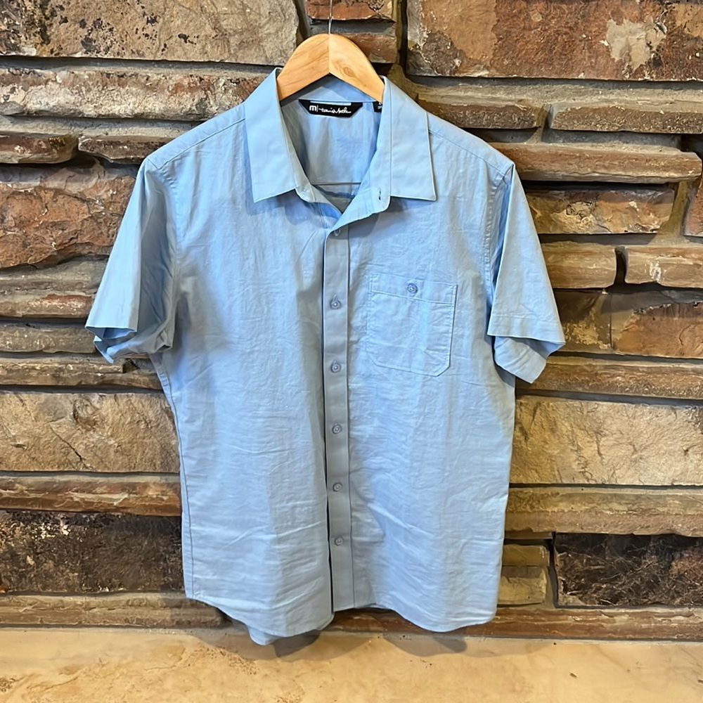 Travis Mathew Light Blue Slubbed Cotton Short Sleeve Button Down Shirt